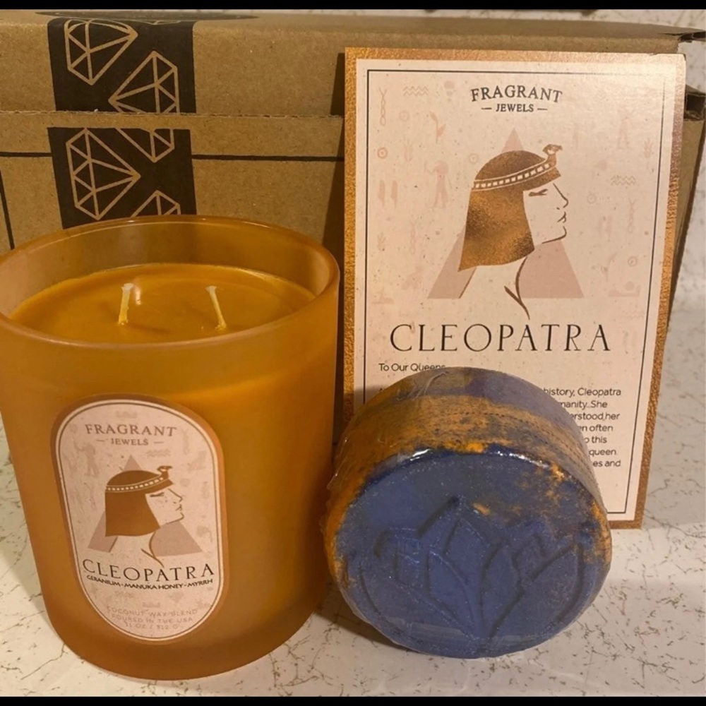 INTACT FJ Cleopatra candle and bath bomb duo